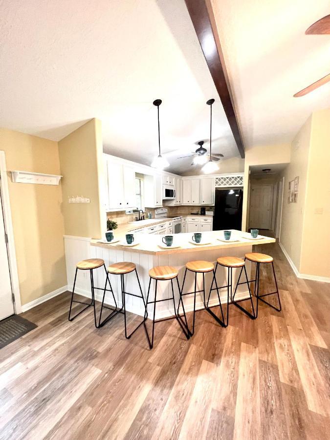 2 Bdrm Treehouse Hideout- Lake Conroe With Boat Ramp มอนต์โกเมอรี ภายนอก รูปภาพ