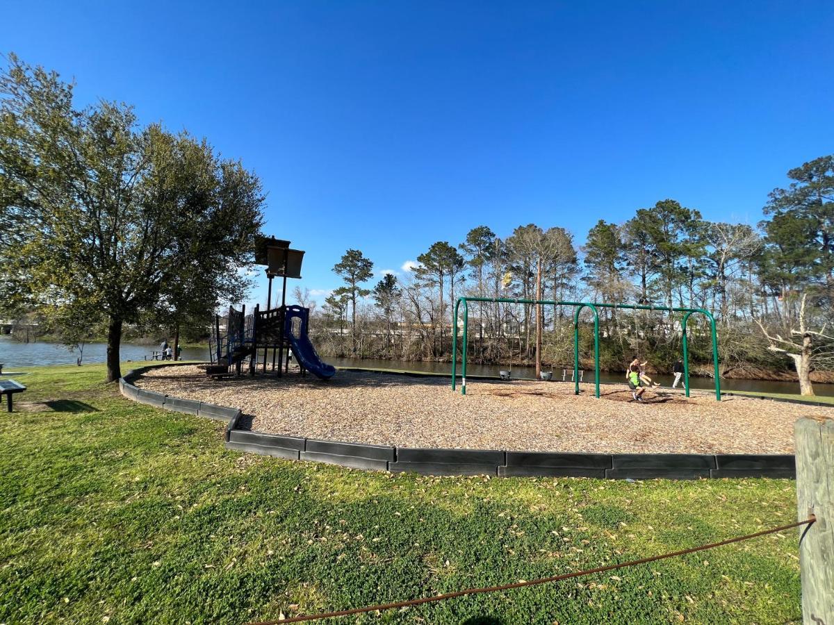 2 Bdrm Treehouse Hideout- Lake Conroe With Boat Ramp มอนต์โกเมอรี ภายนอก รูปภาพ